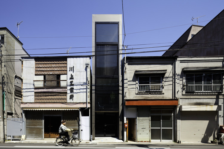 1.8 Meter House by YUUA 001 Okanotei Housing Innovation Collaborative